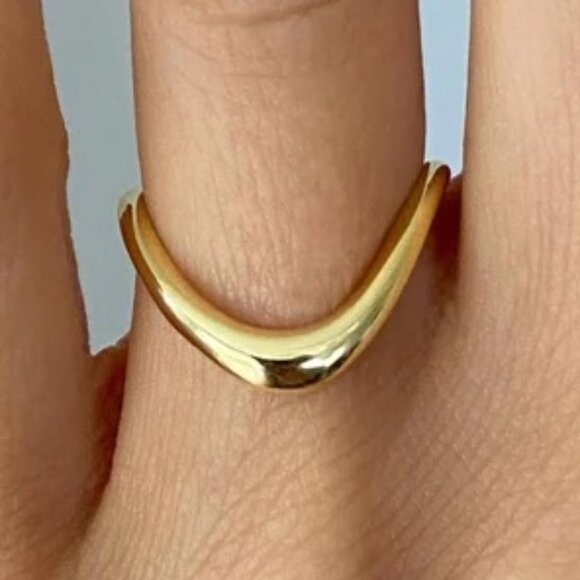 Curved Band Ring Stackable Size 6 US - Picture 1 of 8